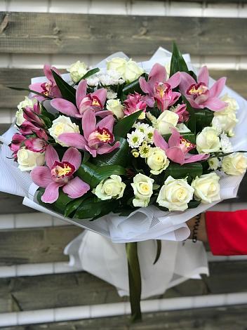 Букет цветов из: Розы и Хризантемы в Большеустьикинское