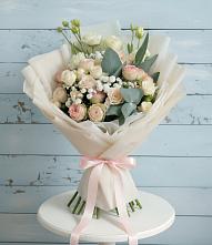 Букет цветов из:  Розы и Лизиантусы в Большеустьикинское