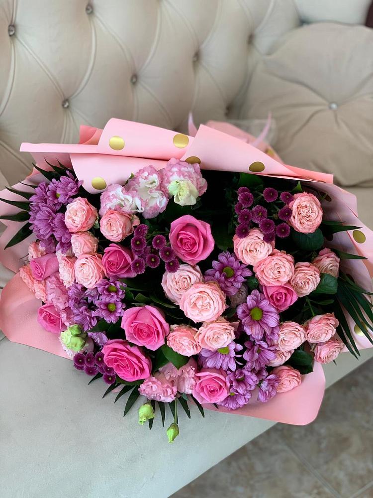 Букет цветов из: Хризантемы, Розы и Лизиантусы в Большеустьикинское