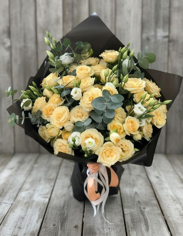 Букет цветов из: Розы и Лизиантусы в Большеустьикинское