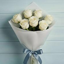 Букет 7 Белых роз Эдлесс Лав в Большеустьикинское