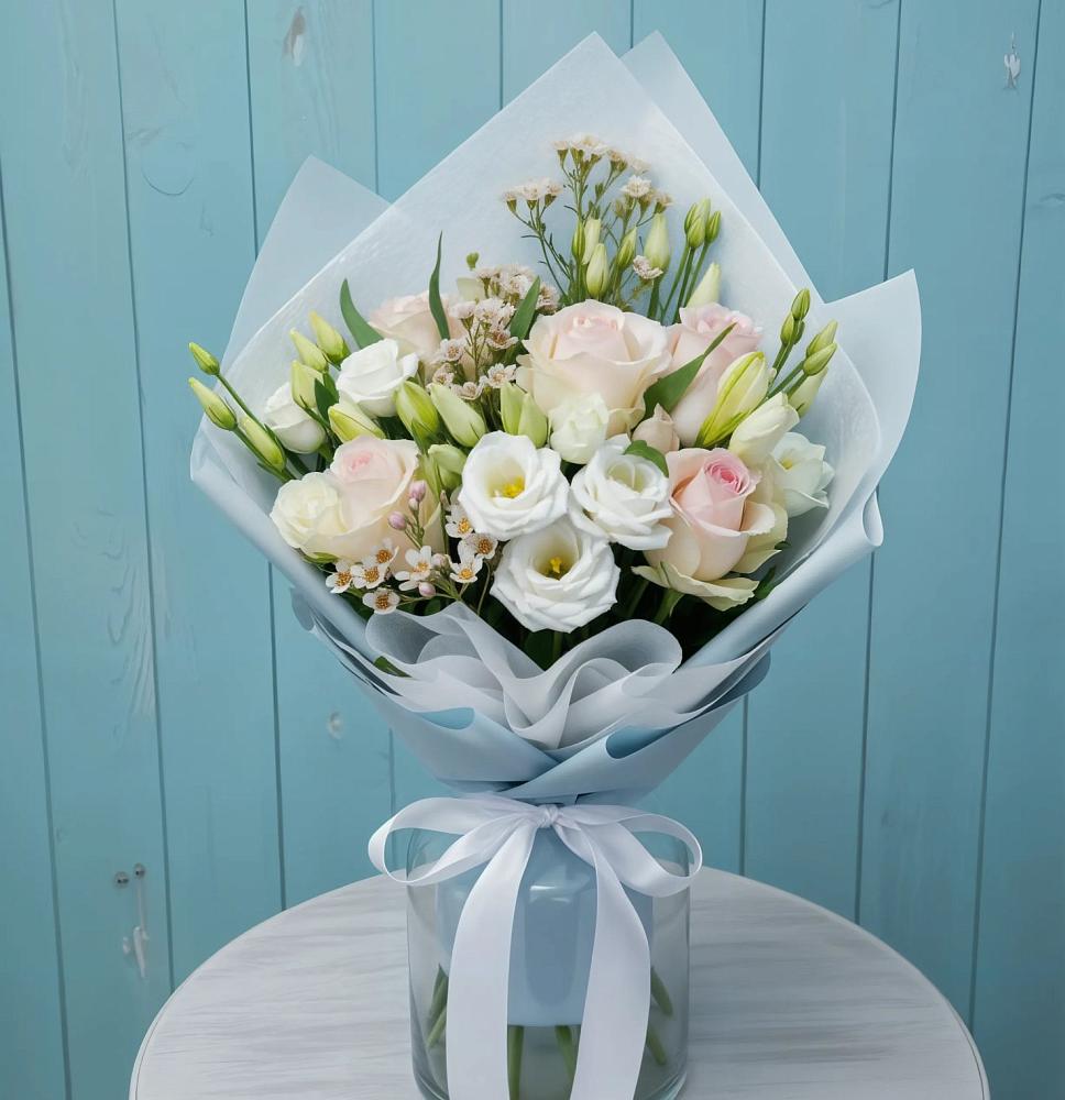 Букет цветов из: Розы и Лизиантусы в Большеустьикинское