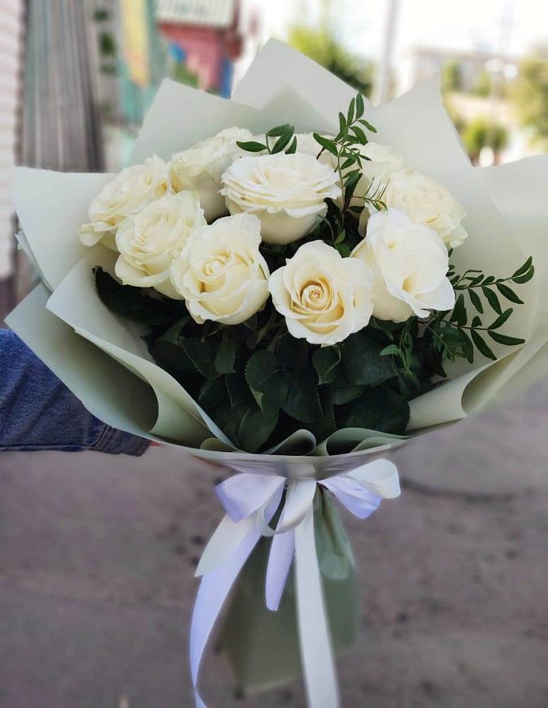 Букет Белые розы Проуд в Большеустьикинское