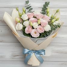 Букет цветов из:  Лизиантусы в Большеустьикинское