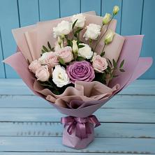 Букет цветов из:  Розы и Лизиантусы в Большеустьикинское