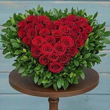 Цветочная композиция из Розы в виде сердца в Большеустьикинское