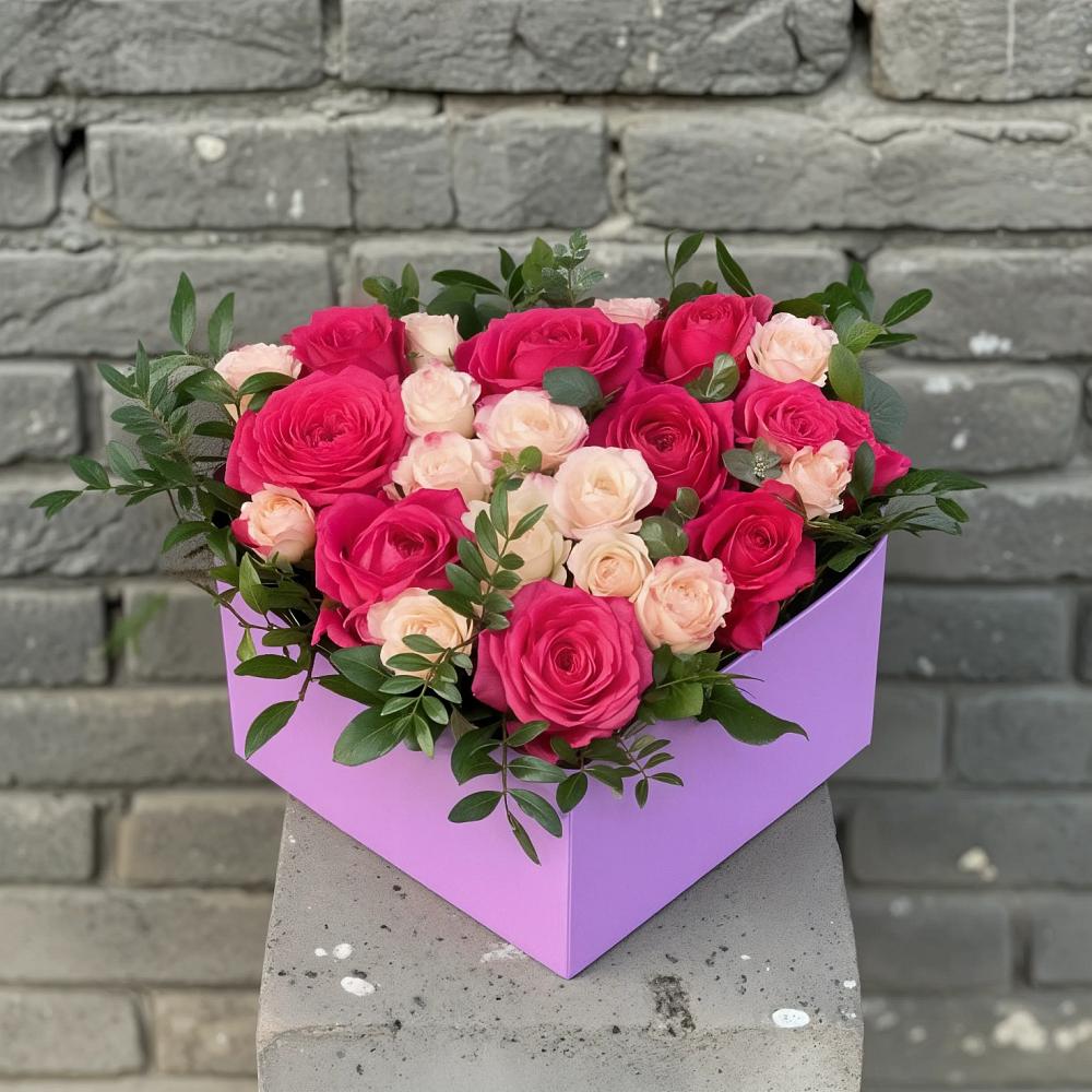 Цветочная композиция из Розы в коробке в Большеустьикинское