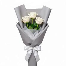 Букет 3 белые розы в Большеустьикинское