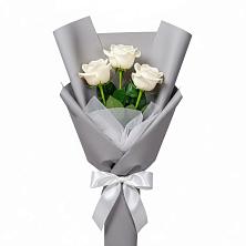 Букет 3 белые розы в Большеустьикинское