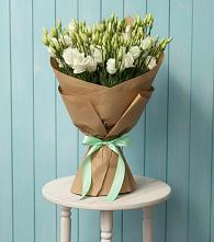 Букет цветов из:  Лизиантусы в Большеустьикинское