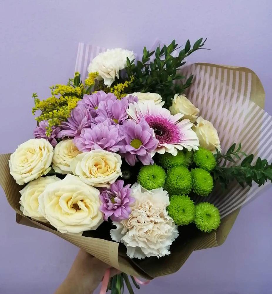 Букет цветов из: Хризантемы, Розы, Гвоздики и Герберы в Большеустьикинское