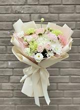 Букет цветов из:  Гвоздики, Розы, Лизиантусы и Хризантемы #REPLACE_PRED# Большеустьикинское
