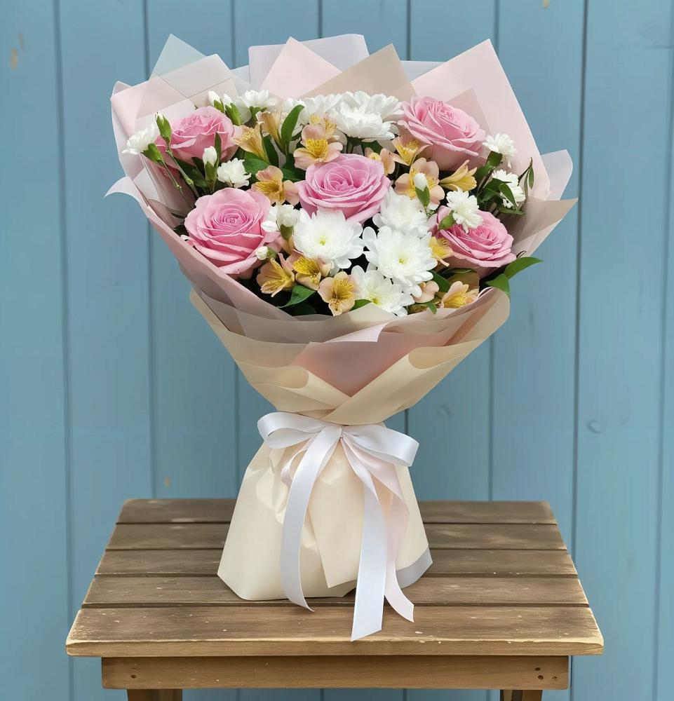 Букет цветов из: Гвоздики, Орхидеи и Розы в Большеустьикинское