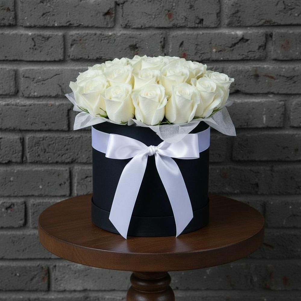 Цветочная композиция из Розы в шляпной коробке в Большеустьикинское