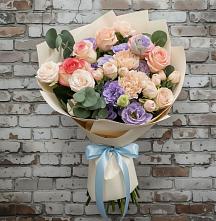 Букет цветов из:  Розы, Лизиантусы и Гвоздики в Большеустьикинское