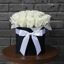 Цветочная композиция из Розы в шляпной коробке в Большеустьикинское